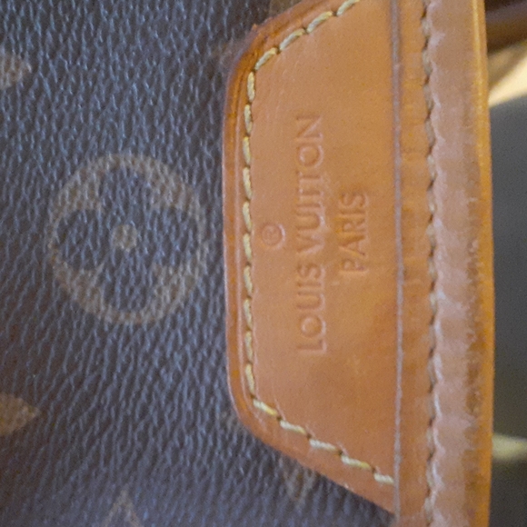 Louis Vuitton - Picture 11 of 16